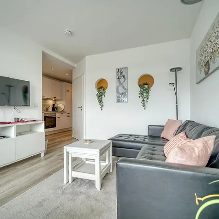 - Haus O, App 0o0501 *